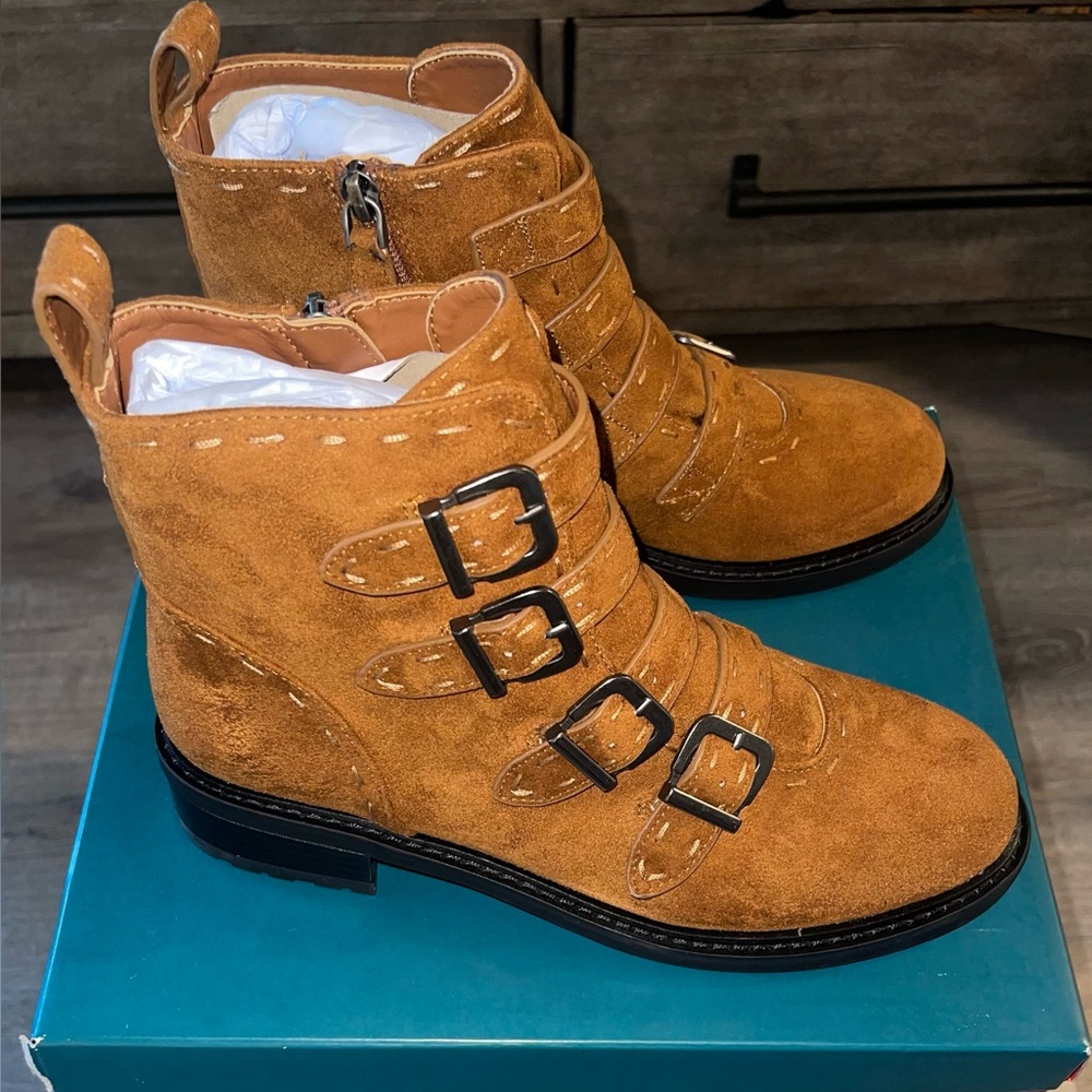Aerosoles Suede Boots / size: 8